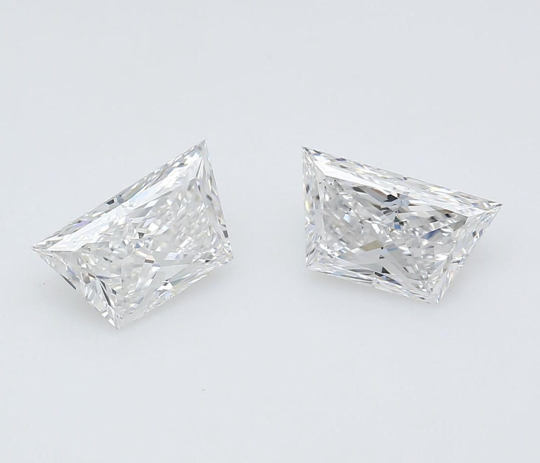 Loose Diamond - TRAPEZOID 3.02ct D VS1: Loose Diamond - TRAPEZOID 3.02ct D VS1 Source: This is a real non-mined Diamond that has been grown in a lab Shape: TRAPEZOID Carats: 3.02 Color: D Clarity: VS1 Certification: NONE Video: Video Link