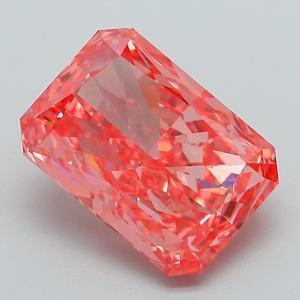 Loose Diamond - RADIANT 4.66ct Fancy Vivid Pink VVS2: Loose Diamond - RADIANT 4.66ct Fancy Vivid Pink VVS2 Source: This is a real non-mined Diamond that has been grown in a lab Shape: RADIANT Carats: 4.66 Color: Fancy Vivid Pink Certification: IGI Video: