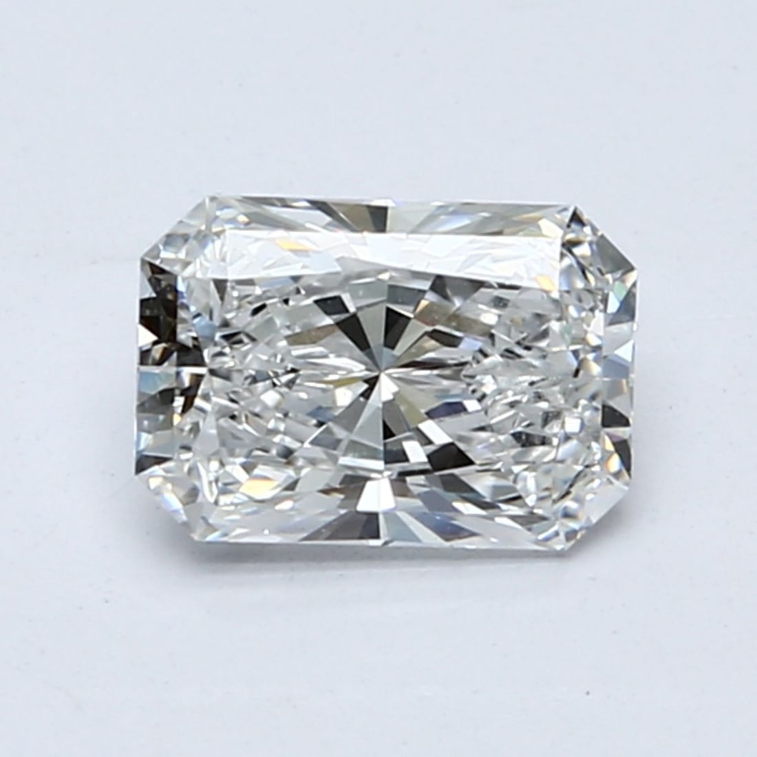Loose Diamond - RADIANT 3.5ct E VVS2: Loose Diamond - RADIANT 3.5ct E VVS2 Source: This is a real non-mined Diamond that has been grown in a lab Shape: RADIANT Carats: 3.5 Color: E Clarity: VVS2 Certification: GIA Video: Video Link The