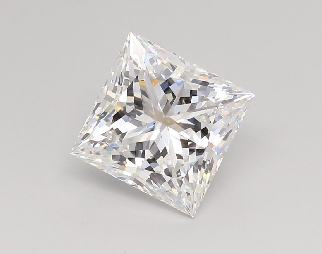 Loose Diamond - PRINCESS 3.53ct E VS1: Loose Diamond - PRINCESS 3.53ct E VS1 Source: This is a real non-mined Diamond that has been grown in a lab Shape: PRINCESS Carats: 3.53 Color: E Clarity: VS1 Certification: IGI Video: