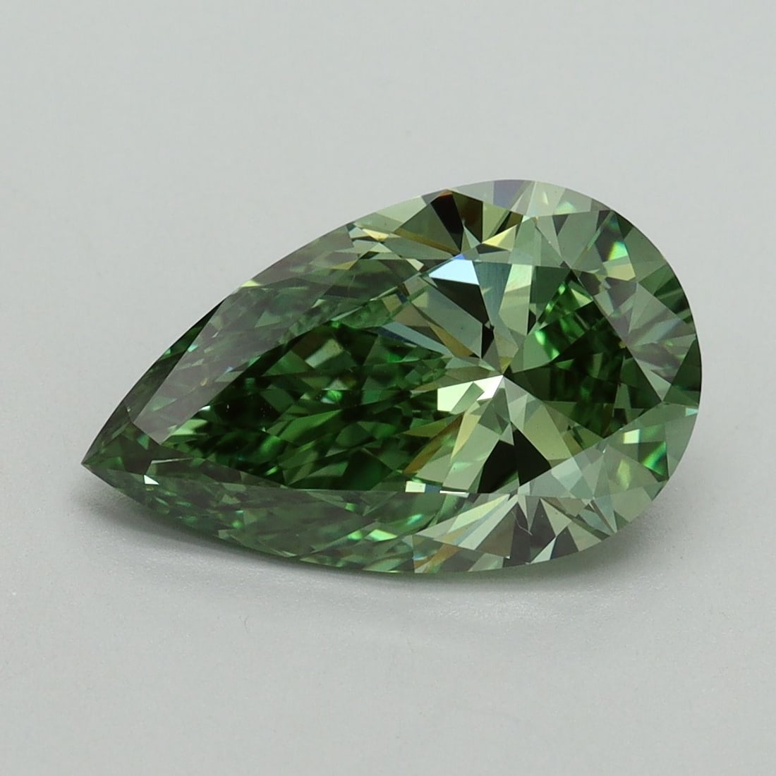 Loose Diamond - PEAR 3.15ct Fancy Vivid Green VS1: Loose Diamond - PEAR 3.15ct Fancy Vivid Green VS1 Source: This is a real non-mined Diamond that has been grown in a lab Shape: PEAR Carats: 3.15 Color: Fancy Vivid Green Certification: IGI Video: