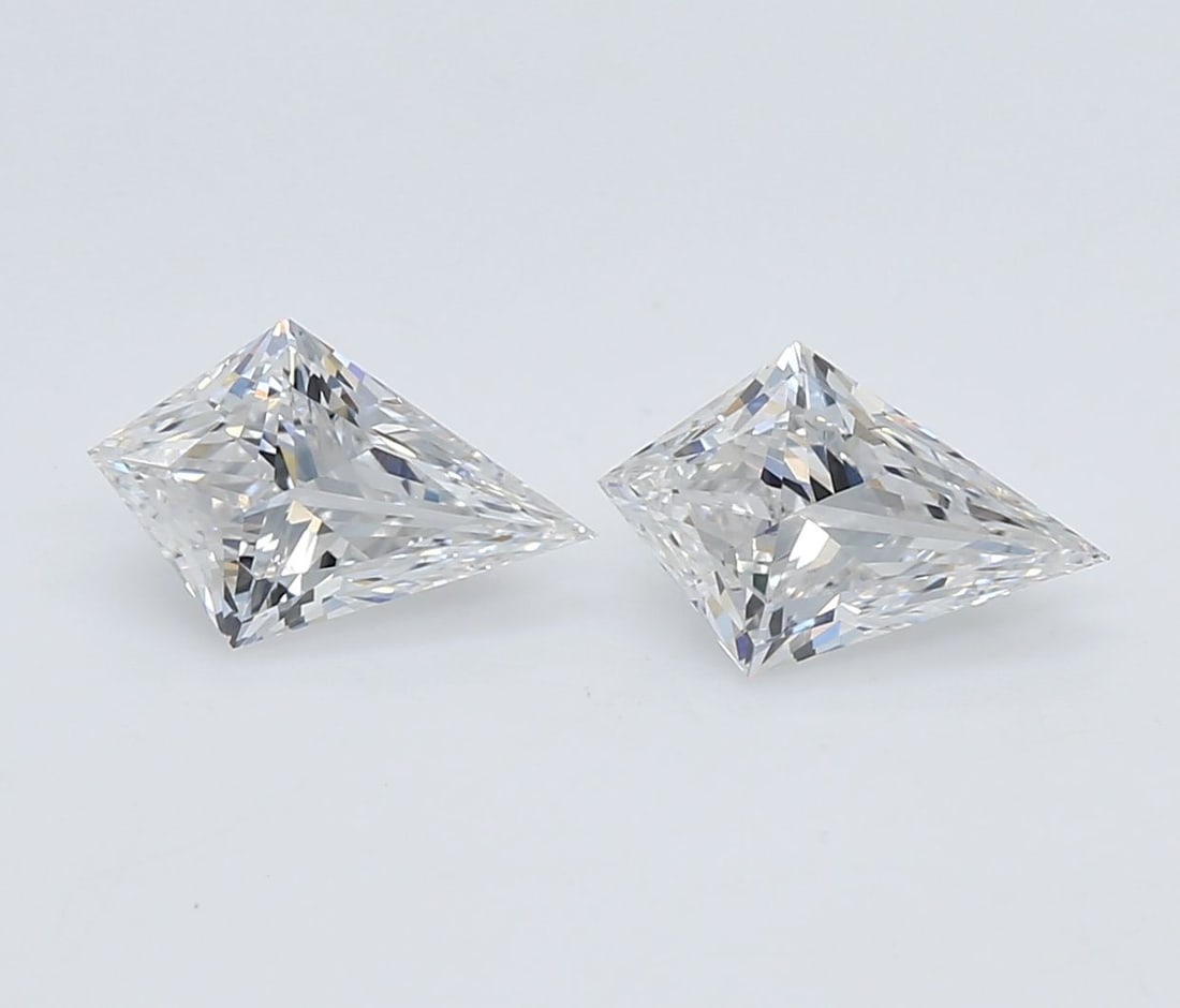 Loose Diamond - KITE 1.35ct D VS1: Loose Diamond - KITE 1.35ct D VS1 Source: This is a real non-mined Diamond that has been grown in a lab Shape: KITE Carats: 1.35 Color: D Clarity: VS1 Certification: NONE Video: Video Link The