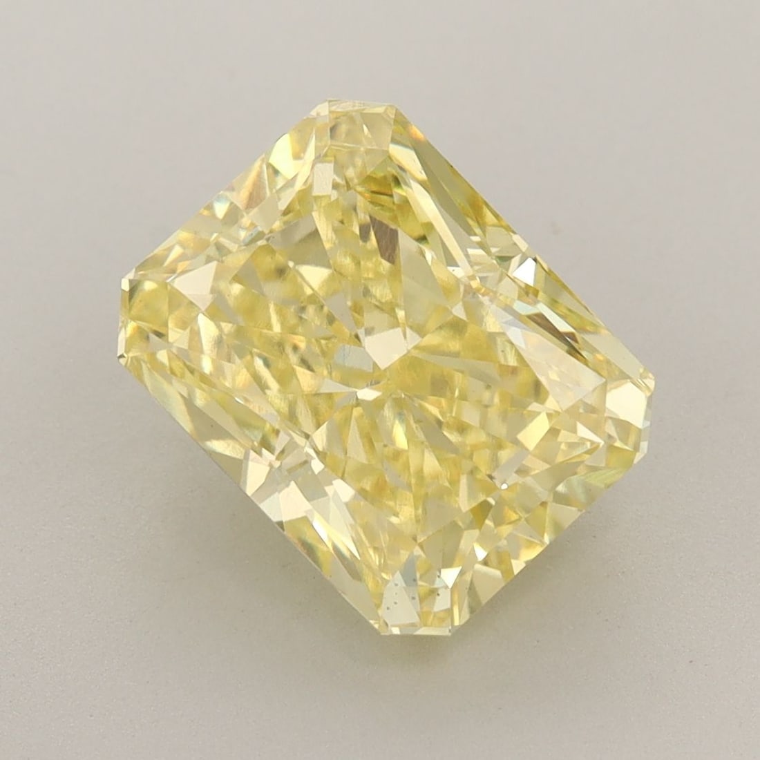 Loose Diamond - RADIANT 4.52ct Fancy Vivid Yellow VS1: Loose Diamond - RADIANT 4.52ct Fancy Vivid Yellow VS1 Source: This is a real non-mined Diamond that has been grown in a lab Shape: RADIANT Carats: 4.52 Color: Fancy Vivid Yellow Certification: IGI Vid