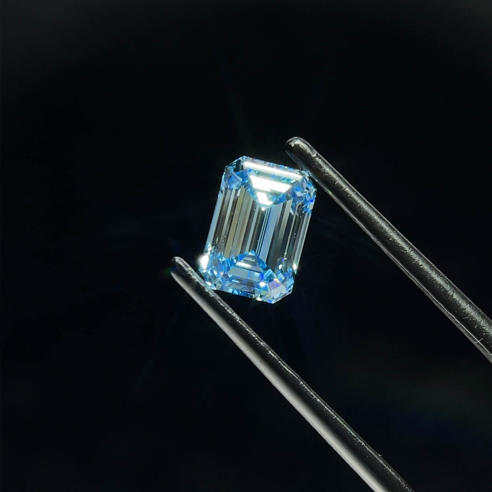 Loose Diamond - EMERALD 1.37ct Fancy Vivid Blue VS1 (1 of 1)