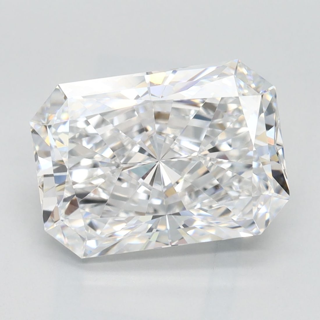Loose Diamond - RADIANT 3.26ct D IF: Loose Diamond - RADIANT 3.26ct D IF Source: This is a real non-mined Diamond that has been grown in a lab Shape: RADIANT Carats: 3.26 Color: D Clarity: IF Certification: IGI Video:
