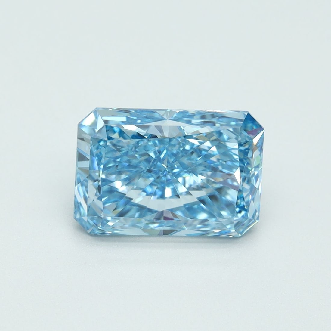 Loose Diamond - RADIANT 2.5ct Fancy Vivid Blue VS1: Loose Diamond - RADIANT 2.5ct Fancy Vivid Blue VS1 Source: This is a real non-mined Diamond that has been grown in a lab Shape: RADIANT Carats: 2.5 Color: Fancy Vivid Blue Certification: IGI Video: