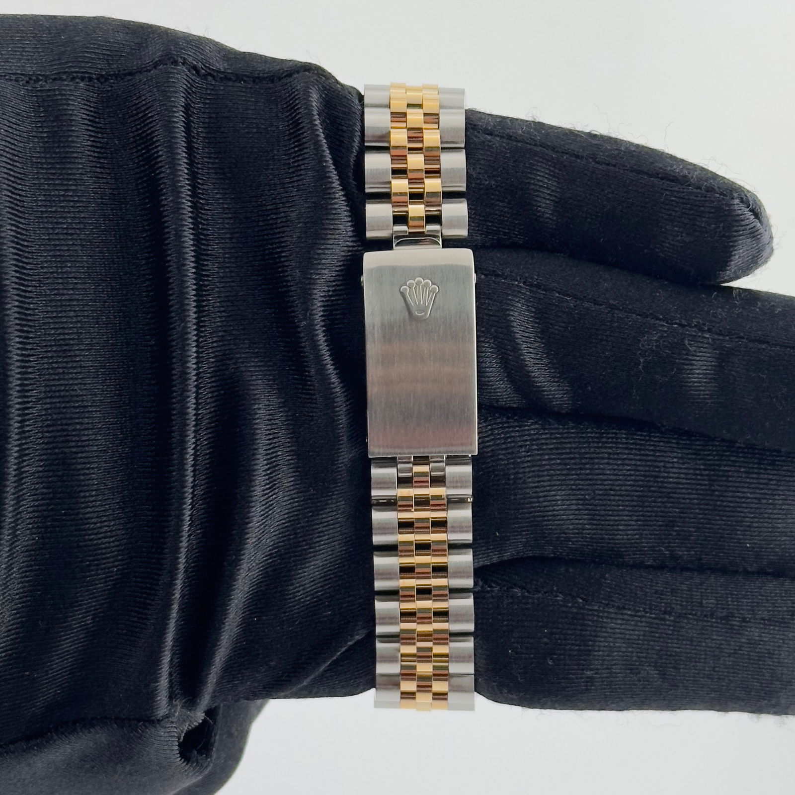 Rolex Oyster Perpetual 6430 Ladies Aftermarket MOP Diamond Dial Jubilee Watch: Rolex Oyster Perpetual 6430 Ladies Aftermarket MOP Diamond Dial Jubilee Watch This ladies' Rolex Oyster Perpetual watch features an aftermarket white mother-of-pearl dial set with diamonds and an afte