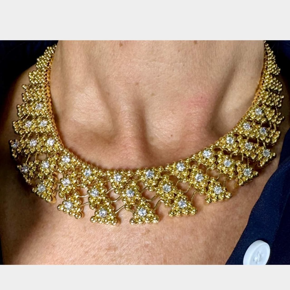 18K Yellow Gold Platinum Diamond Necklace 5.60 Ct 33 Diamonds D-F VVS-VS: 18K Yellow Gold Platinum Diamond Necklace 5.60 Ct 33 Diamonds D-F VVS-VS This stunning necklace features a combination of 18K yellow gold and platinum, showcasing a total of 33 dazzling diamonds with