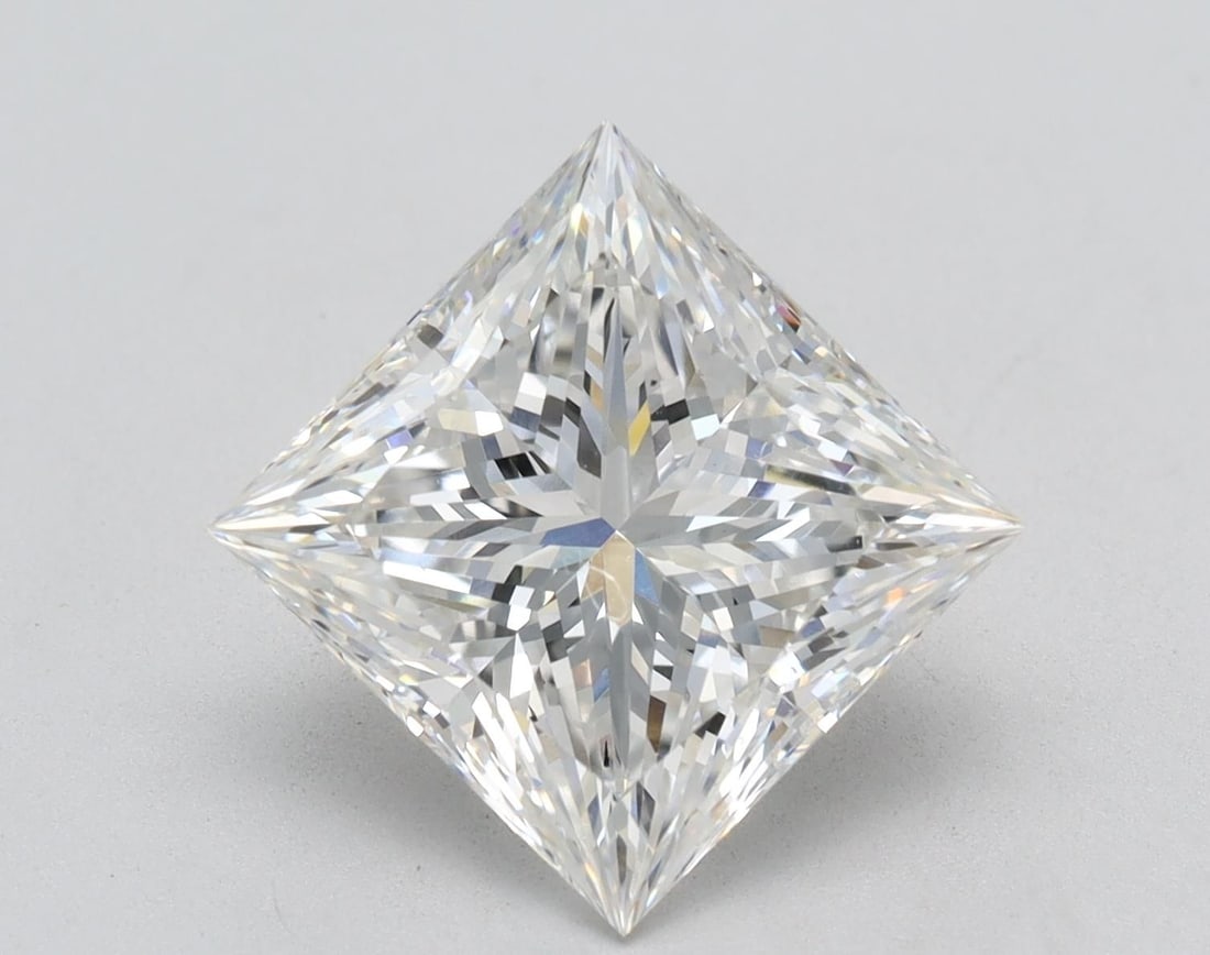 Loose Diamond - CUSHION BRILLIANT 3.09ct F VS2: Loose Diamond - CUSHION BRILLIANT 3.09ct F VS2 Source: This is a real non-mined Diamond that has been grown in a lab Shape: CUSHION BRILLIANT Carats: 3.09 Color: F Clarity: VS2 Certification: IGI Vide