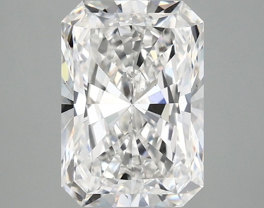 Loose Diamond - RADIANT 3.1ct E VS2: Loose Diamond - RADIANT 3.1ct E VS2 Source: This is a real non-mined Diamond that has been grown in a lab Shape: RADIANT Carats: 3.1 Color: E Clarity: VS2 Certification: IGI Video: