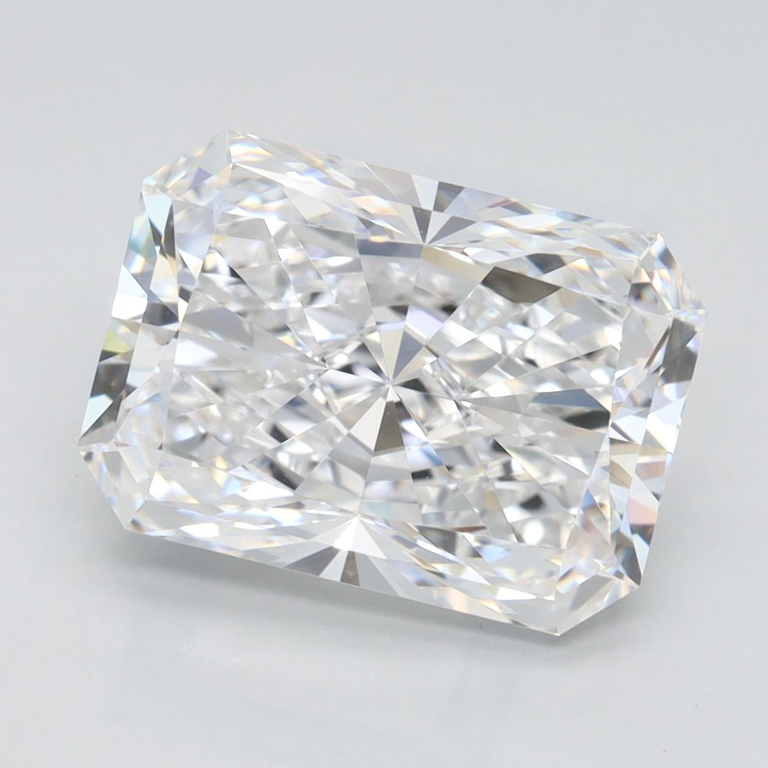 Loose Diamond - RADIANT 4.29ct D IF: Loose Diamond - RADIANT 4.29ct D IF Source: This is a real non-mined Diamond that has been grown in a lab Shape: RADIANT Carats: 4.29 Color: D Clarity: IF Certification: GIA Video: