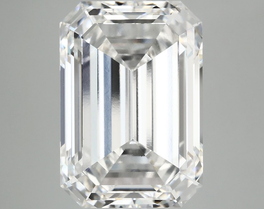 Loose Diamond - EMERALD 10.06ct F VS1: Loose Diamond - EMERALD 10.06ct F VS1 Source: This is a real non-mined Diamond that has been grown in a lab Shape: EMERALD Carats: 10.06 Color: F Clarity: VS1 Certification: IGI Video: