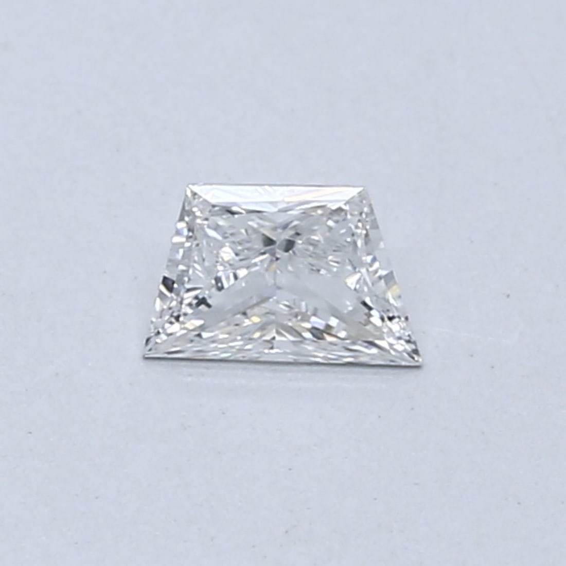 Loose Diamond - TRAPEZOID 0.23ct G VVS2: Loose Diamond - TRAPEZOID 0.23ct G VVS2 Source: This is a real non-mined Diamond that has been grown in a lab Shape: TRAPEZOID Carats: 0.23 Color: G Clarity: VVS2 Certification: NONE Video: