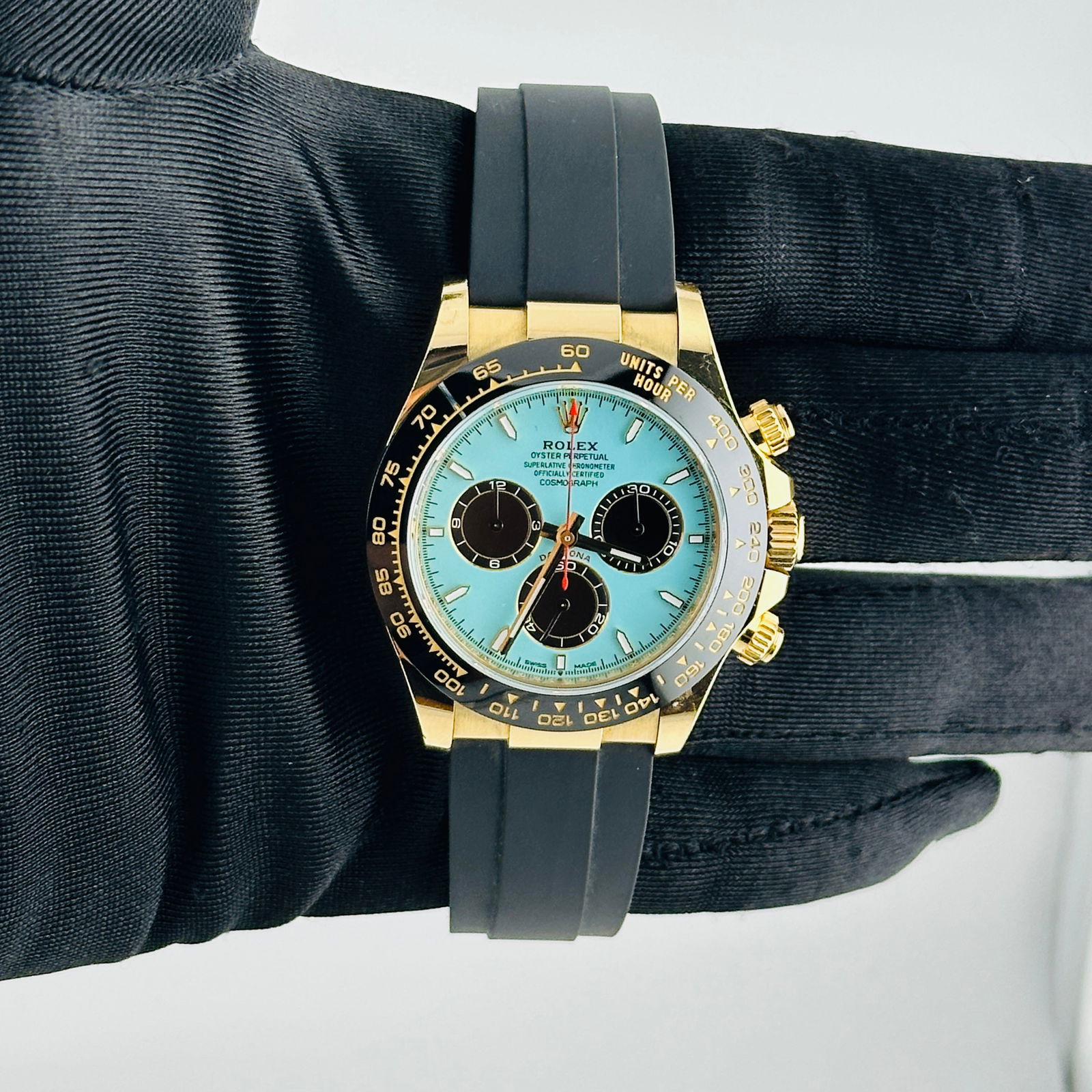 Aftermarket Tiffany Dial Daytona Ref 116518LN on Oysterflex Strap: Aftermarket Tiffany Dial Daytona Ref 116518LN on Oysterflex Strap This is a men's Rolex Daytona wristwatch, Ref 116518LN, featuring an aftermarket Tiffany dial, a fixed bezel, and an Oysterflex bracel