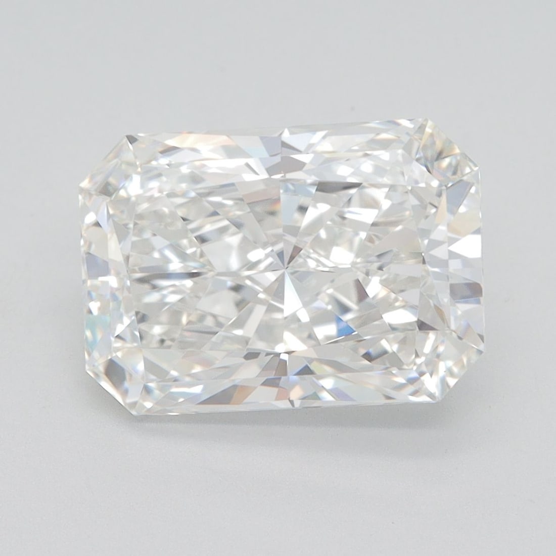 Loose Diamond - RADIANT 4.06ct G IF: Loose Diamond - RADIANT 4.06ct G IF Source: This is a real non-mined Diamond that has been grown in a lab Shape: RADIANT Carats: 4.06 Color: G Clarity: IF Certification: IGI Video: