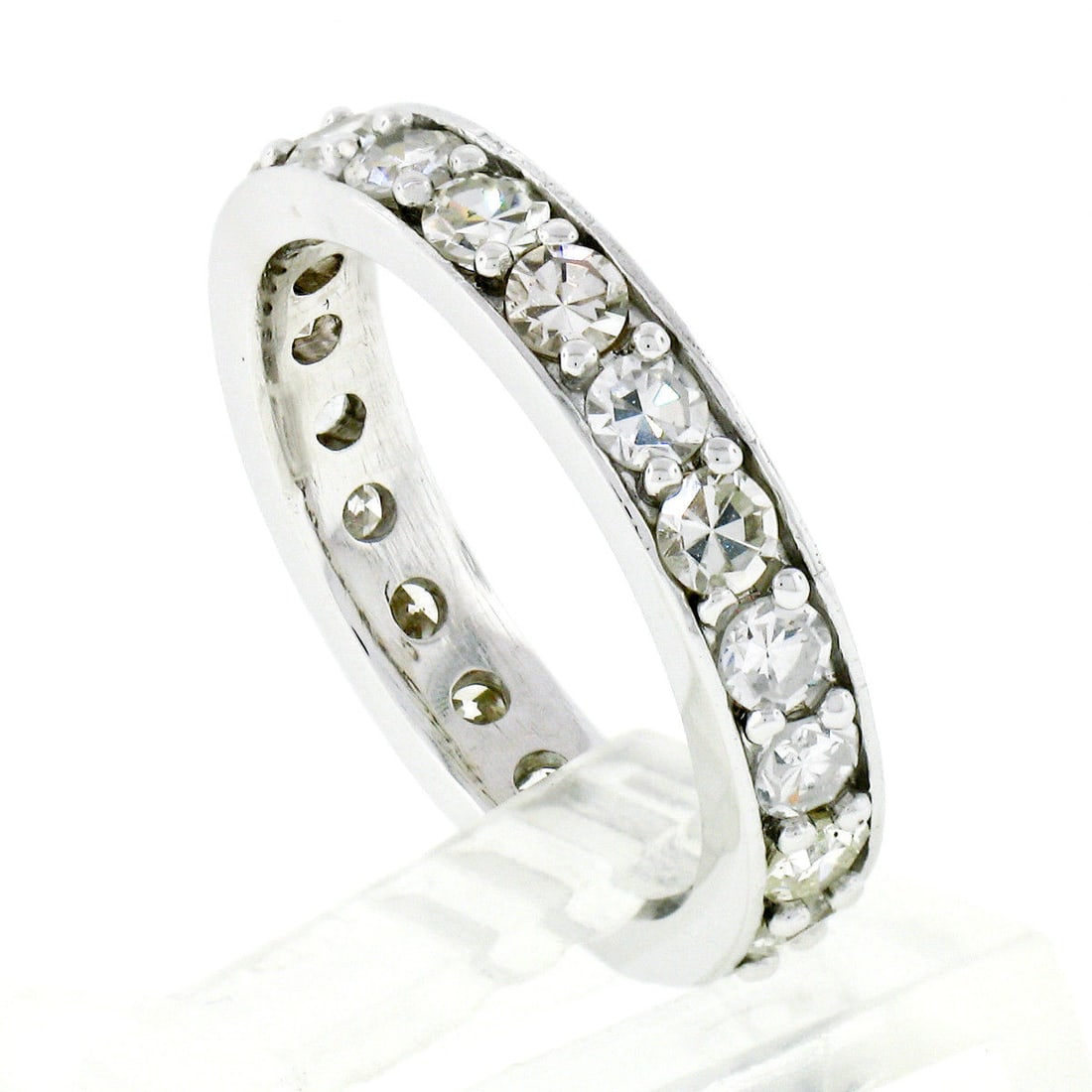 Vintage 14k White Gold Eternity Band Ring 1.57ctw with 20 Diamonds: Vintage 14k White Gold Eternity Band Ring 1.57ctw with 20 Diamonds This exquisite vintage eternity band ring features stunning craftsmanship in solid 14k white gold, showcasing a total of 20 old singl