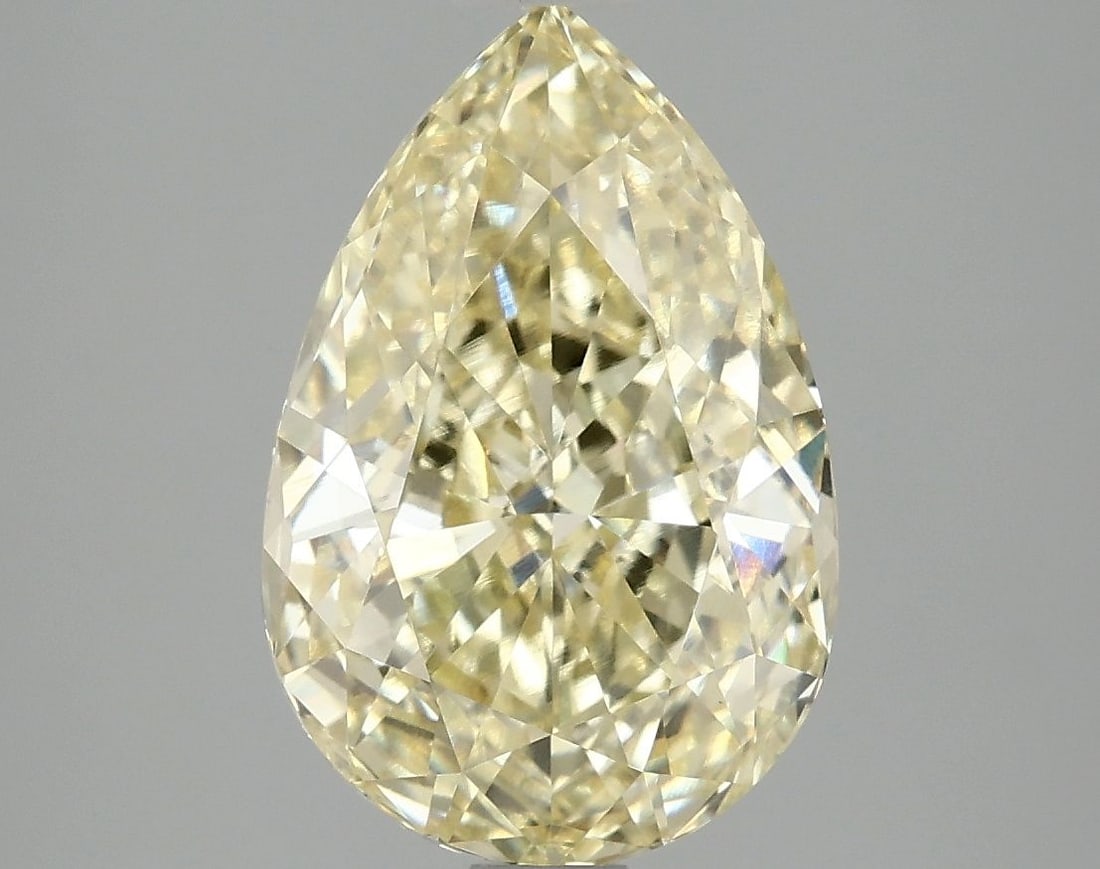 Loose Diamond - PEAR 3.08ct Fancy Vivid Yellow VS2: Loose Diamond - PEAR 3.08ct Fancy Vivid Yellow VS2 Source: This is a real non-mined Diamond that has been grown in a lab Shape: PEAR Carats: 3.08 Color: Fancy Vivid Yellow Certification: IGI Video: