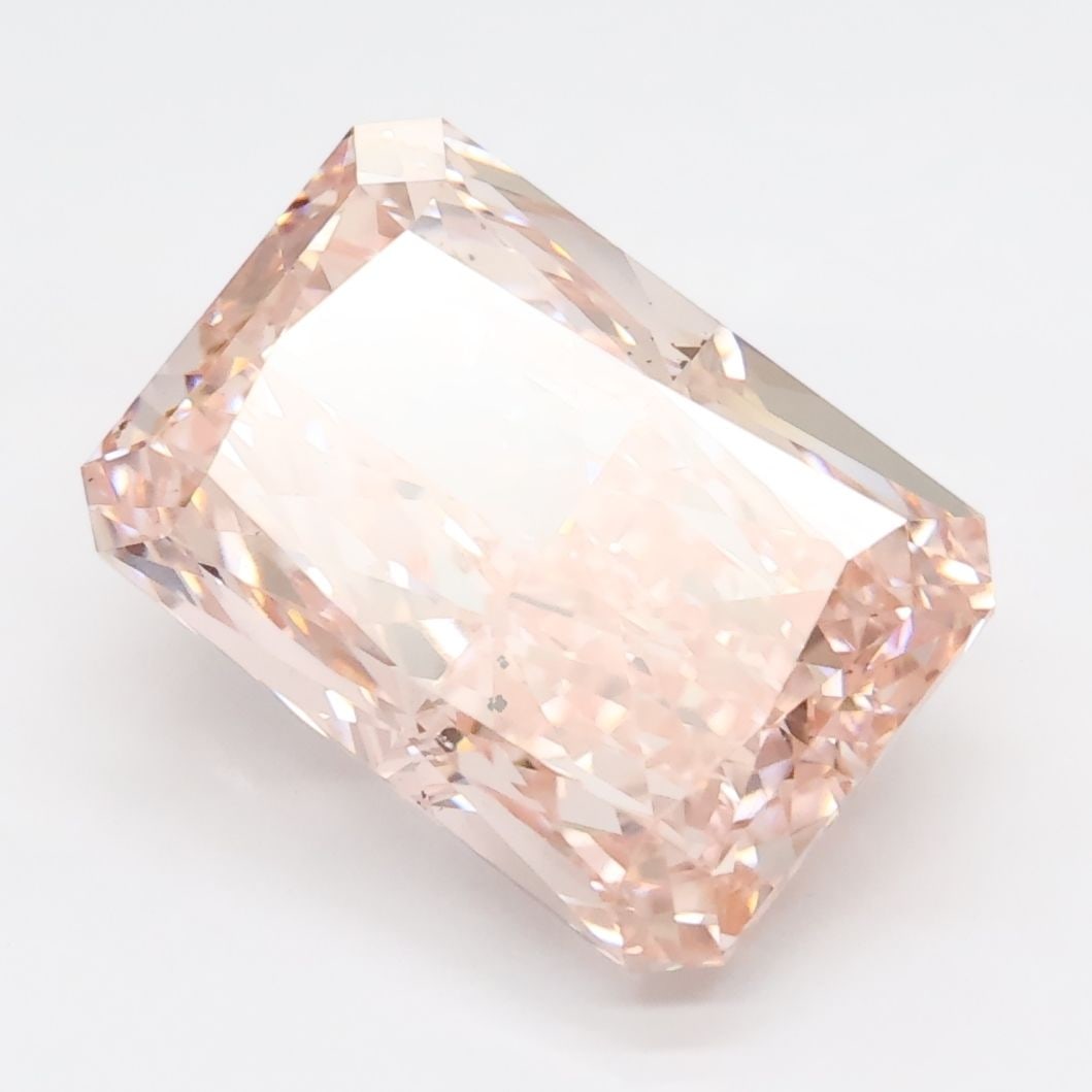Loose Diamond - RADIANT 4.44ct Pink SI2: Loose Diamond - RADIANT 4.44ct Pink SI2 Source: This is a real non-mined Diamond that has been grown in a lab Shape: RADIANT Carats: 4.44 Color: Pink Certification: NONE Video: