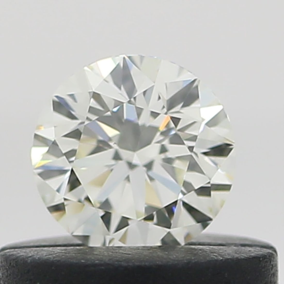 Loose Diamond - ROUND 0.3ct N VS2: Loose Diamond - ROUND 0.3ct N VS2 Source: Natural Shape: ROUND Carats: 0.3 Color: N Clarity: VS2 Certification: NONE Video: