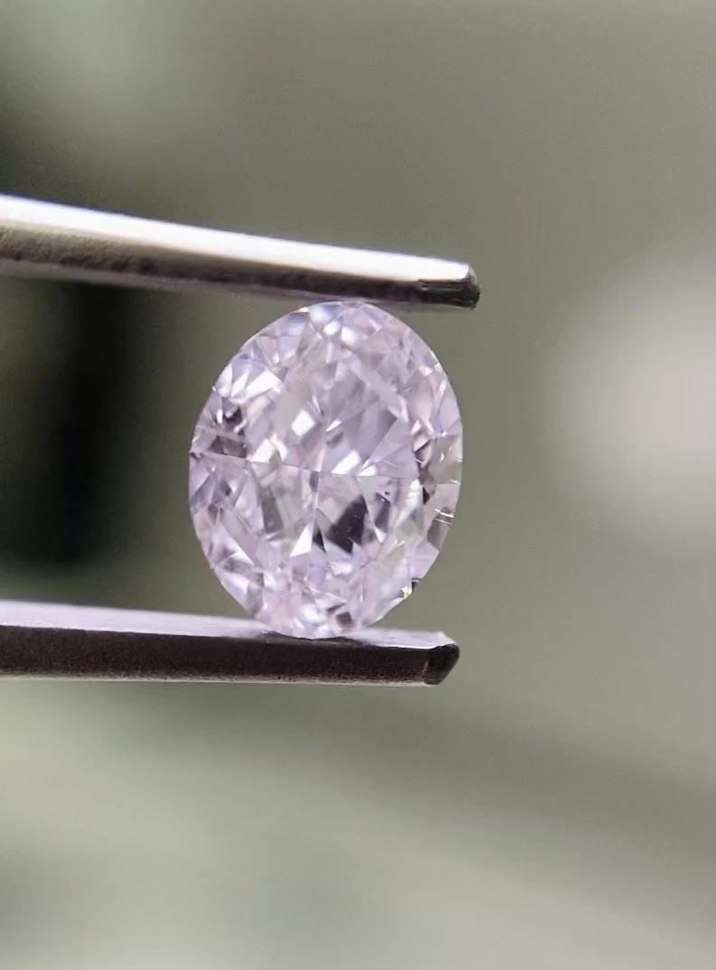 Loose Diamond - OVAL 0.5ct Very Light Pink SI2: Loose Diamond - OVAL 0.5ct Very Light Pink SI2 Source: Natural Shape: OVAL Carats: 0.5 Color: Very Light Pink Certification: GIA Video: