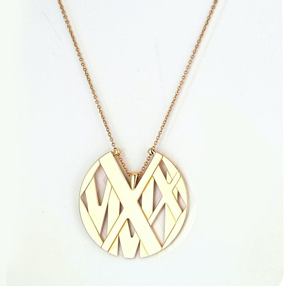 Tiffany & Co. 18K Yellow Gold Atlas Large Necklace 36 Inches: Tiffany & Co. 18K Yellow Gold Atlas Large Necklace 36 Inches Discover the elegance of this stunning Tiffany & Co. 18K Yellow Gold Atlas Large Model Necklace. This exquisite piece features a striking r