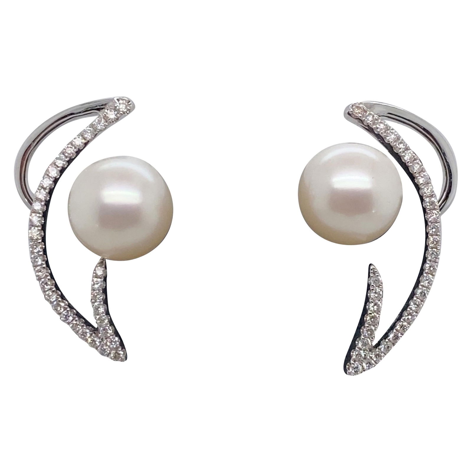 Harbor Diamonds 14K White Gold Pearl Diamond Climbers 0.36ct: Harbor Diamonds 14K White Gold Pearl Diamond Climbers 0.36ct Elevate your style with these stunning White Gold Freshwater Pearl and Diamond Climbers. Crafted from 14K white gold, these contemporary ea