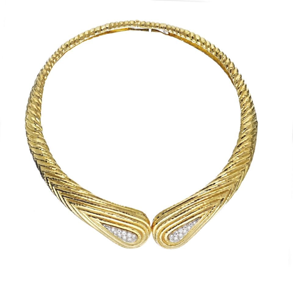 David Webb Hinge Collar Necklace Platinum 18K Gold 2.50 Carat Diamonds: David Webb Hinge Collar Necklace Platinum 18K Gold 2.50 Carat Diamonds This exquisite David Webb Hinge Collar Necklace combines the elegance of platinum and 18K yellow gold with the brilliance of full