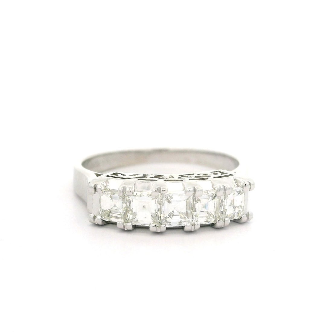 Vintage Platinum 1.01ctw 5 Stone Square Step Diamond Band Ring: Vintage Platinum 1.01ctw 5 Stone Square Step Diamond Band Ring This stunning vintage band ring features five natural genuine diamonds, each meticulously crafted in a square step carre cut and prong se