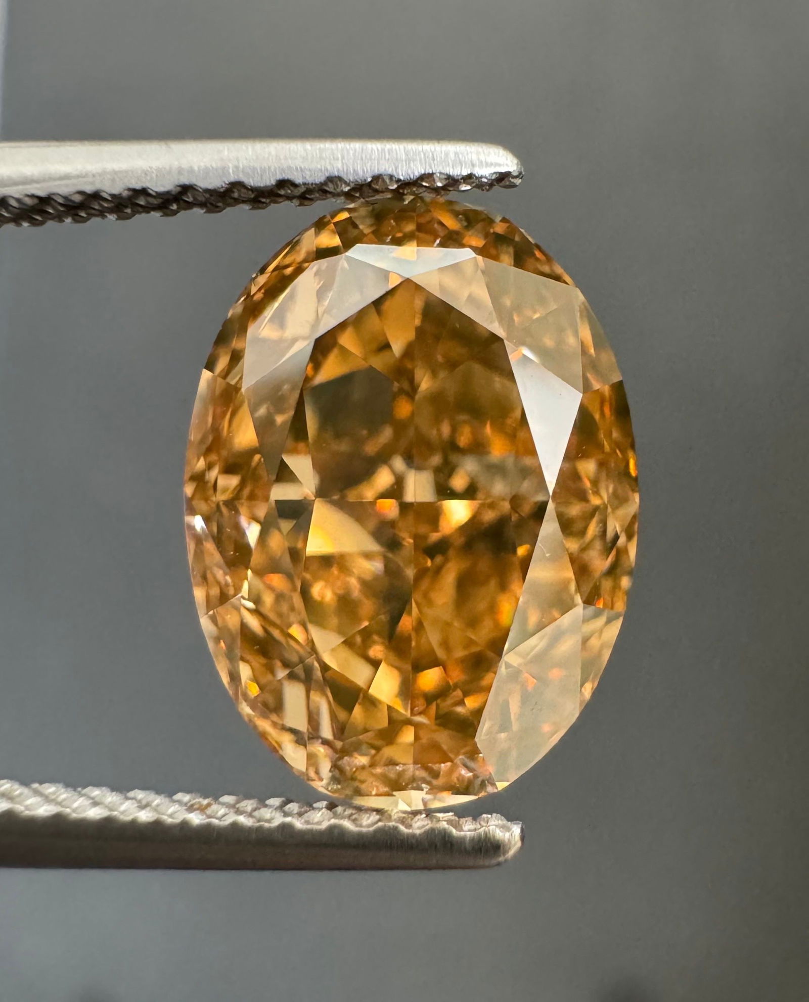 Loose Diamond - OVAL 4.12ct Fancy Deep Brownish Yellowish Orange VS1: Loose Diamond - OVAL 4.12ct Fancy Deep Brownish Yellowish Orange VS1 Source: Natural Shape: OVAL Carats: 4.12 Color: Fancy Deep Brownish Yellowish Orange Certification: GIA Video: