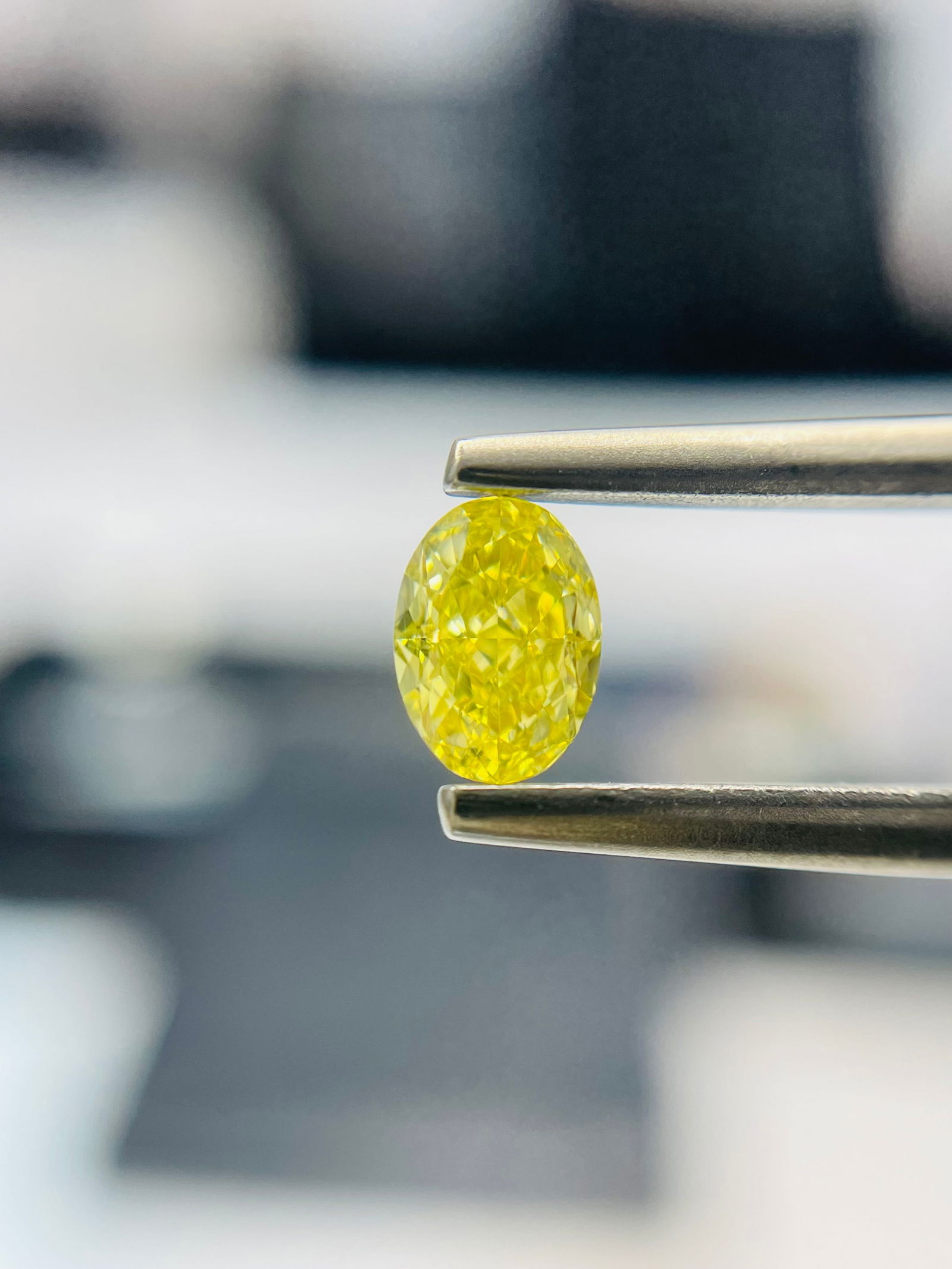 Loose Diamond - OVAL 0.52ct Fancy Intense Yellow VS2: Loose Diamond - OVAL 0.52ct Fancy Intense Yellow VS2 Source: Natural Shape: OVAL Carats: 0.52 Color: Fancy Intense Yellow Certification: GIA The Diamond Depot Guarantee: All items in this auction are