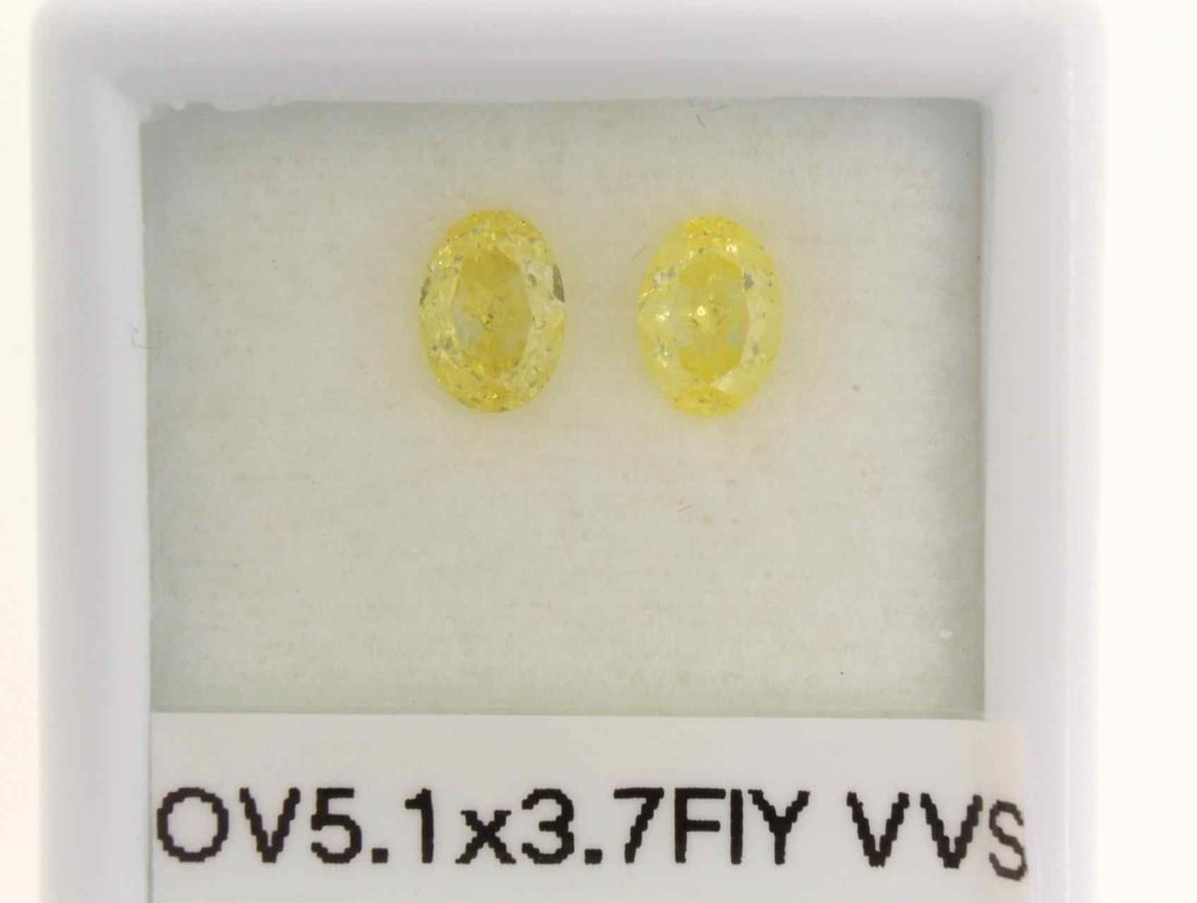 Loose Diamond - OVAL 0.42ct Yellow VVS2: Loose Diamond - OVAL 0.42ct Yellow VVS2 Source: Natural Shape: OVAL Carats: 0.42 Color: Yellow Certification: NONE The Diamond Depot Guarantee: All items in this auction are guaranteed to be 100% auth