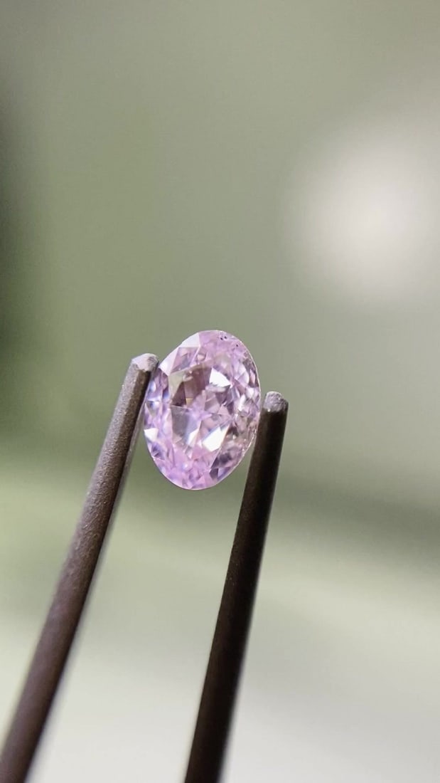 Loose Diamond - OVAL 0.25ct Fancy Light Purplish Pink SI2: Loose Diamond - OVAL 0.25ct Fancy Light Purplish Pink SI2 Source: Natural Shape: OVAL Carats: 0.25 Color: Fancy Light Purplish Pink Certification: GIA Video: