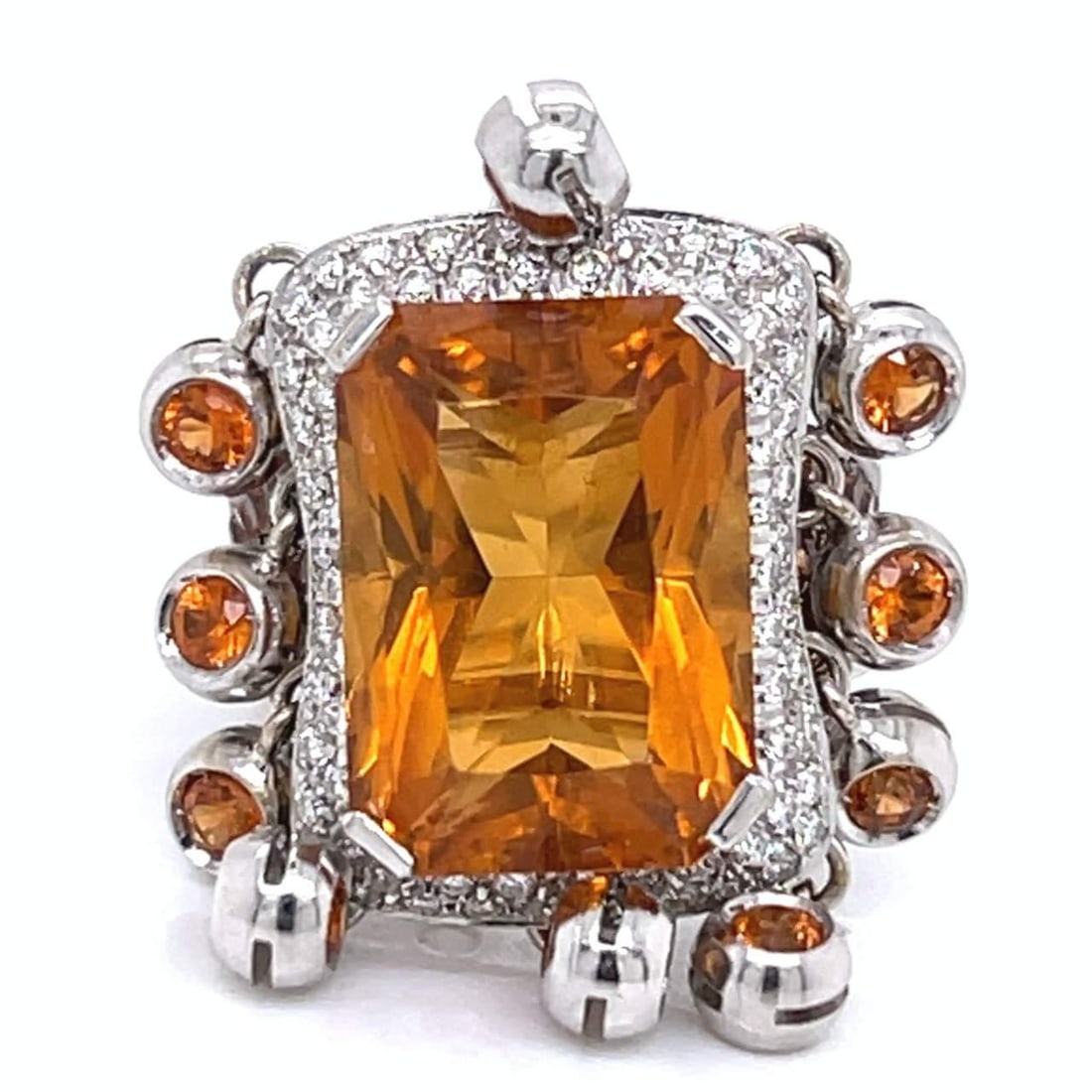 Stunning 18K White Gold Topaz 68 Diamond Ring 25 Ct: Stunning 18K White Gold Topaz 68 Diamond Ring 25 Ct This stunning 18K White Gold Topaz & Diamond Ring features a remarkable design, weighing 22.2 grams. It is adorned with 68 sparkling diamonds totali