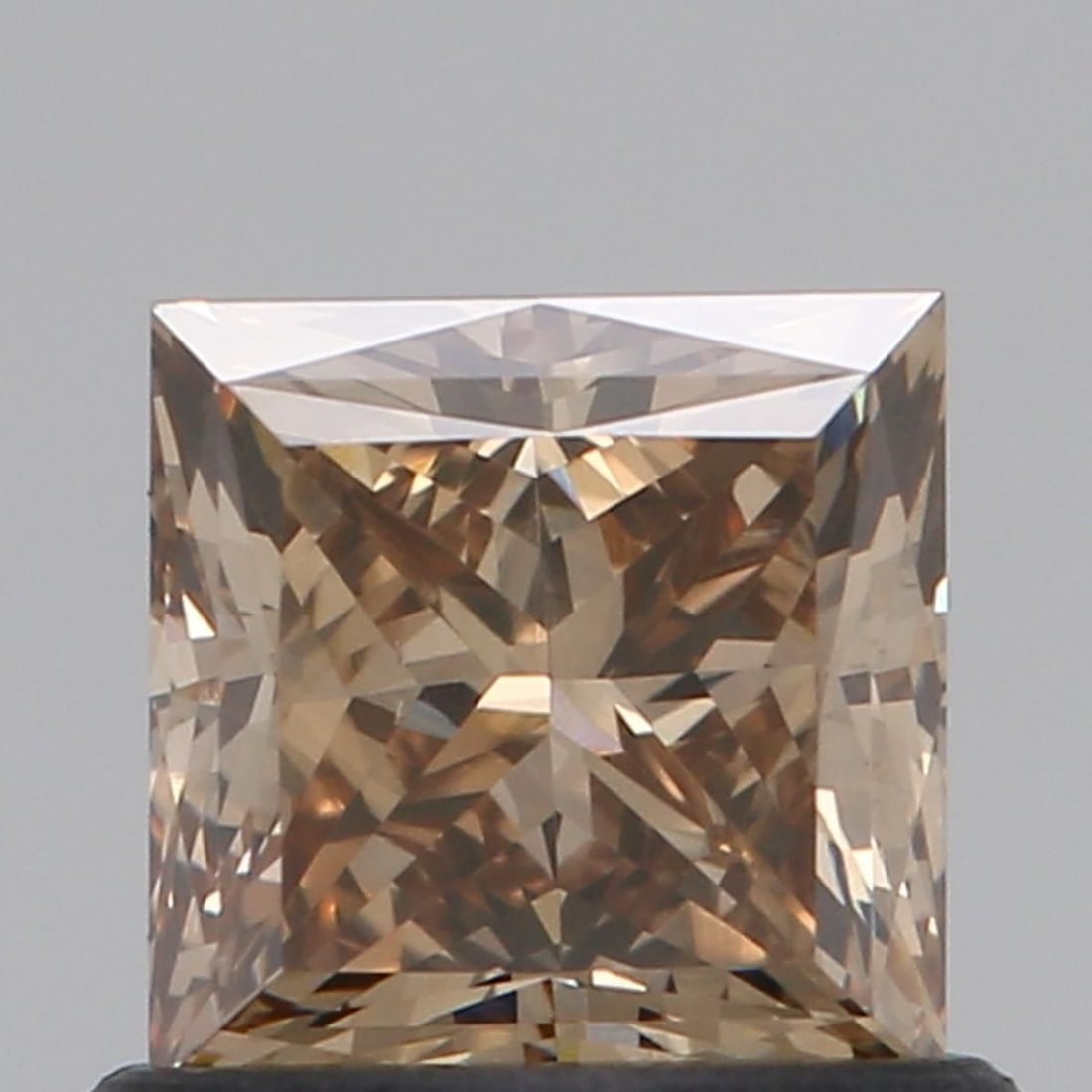 Loose Diamond - PRINCESS 0.8ct Fancy Brown VS2: Loose Diamond - PRINCESS 0.8ct Fancy Brown VS2 Source: Natural Shape: PRINCESS Carats: 0.8 Color: Fancy Brown Certification: NONE Video: