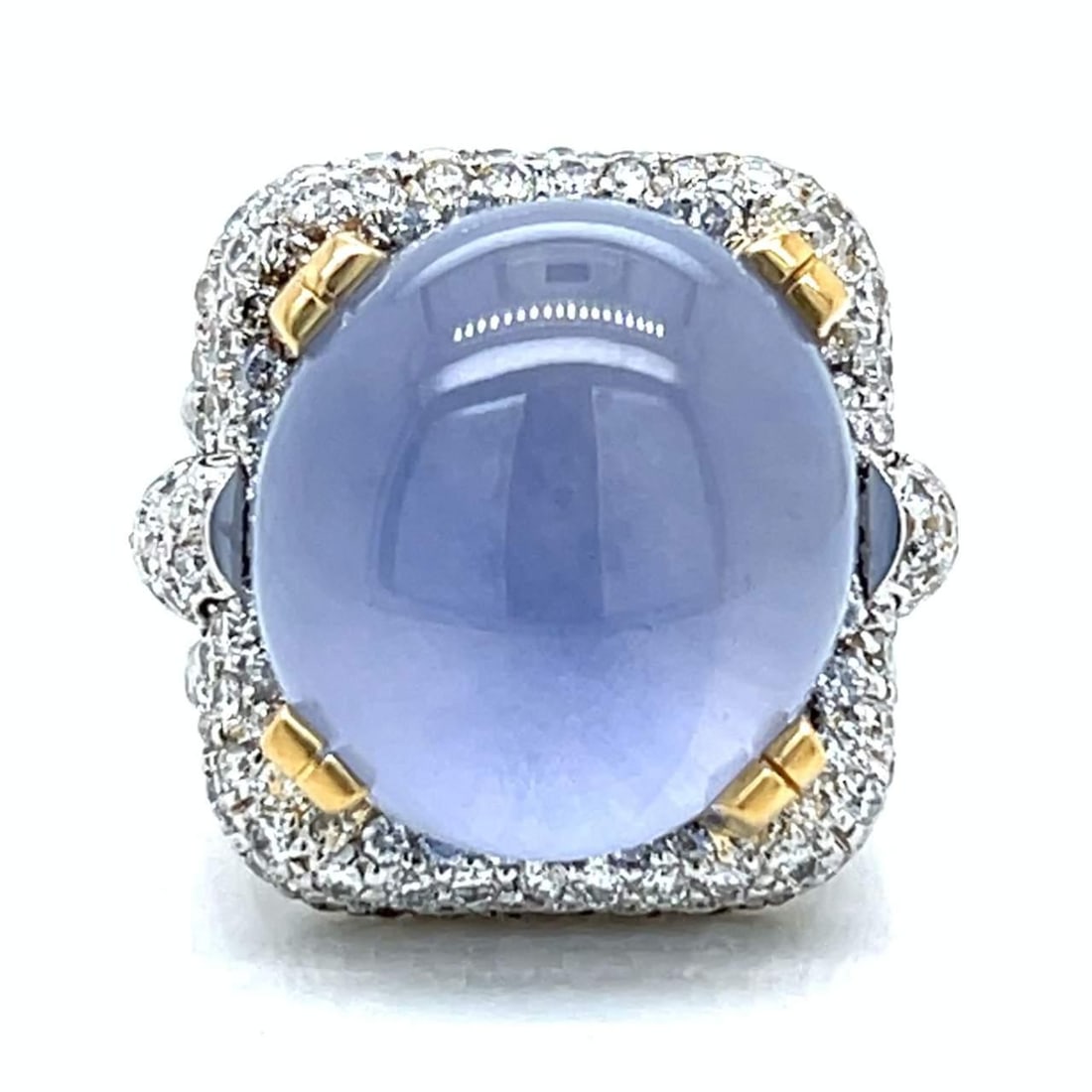 18K White Gold GIA Certified 39.81 Ct No-heat Star Sapphire Diamond Ring: 18K White Gold GIA Certified 39.81 Ct No-heat Star Sapphire Diamond Ring This exquisite 18K white gold ring features a stunning GIA certified no-heat star sapphire weighing 39.81 ct, complemented by a