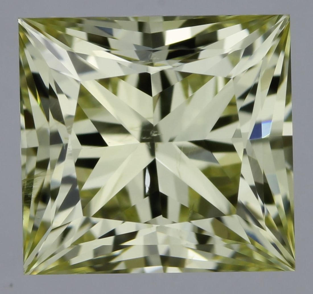 Loose Diamond - PRINCESS 1.0ct Fancy Yellow SI2: Loose Diamond - PRINCESS 1.0ct Fancy Yellow SI2 Source: Natural Shape: PRINCESS Carats: 1.0 Color: Fancy Yellow Certification: GIA The Diamond Depot Guarantee: All items in this auction are guaranteed