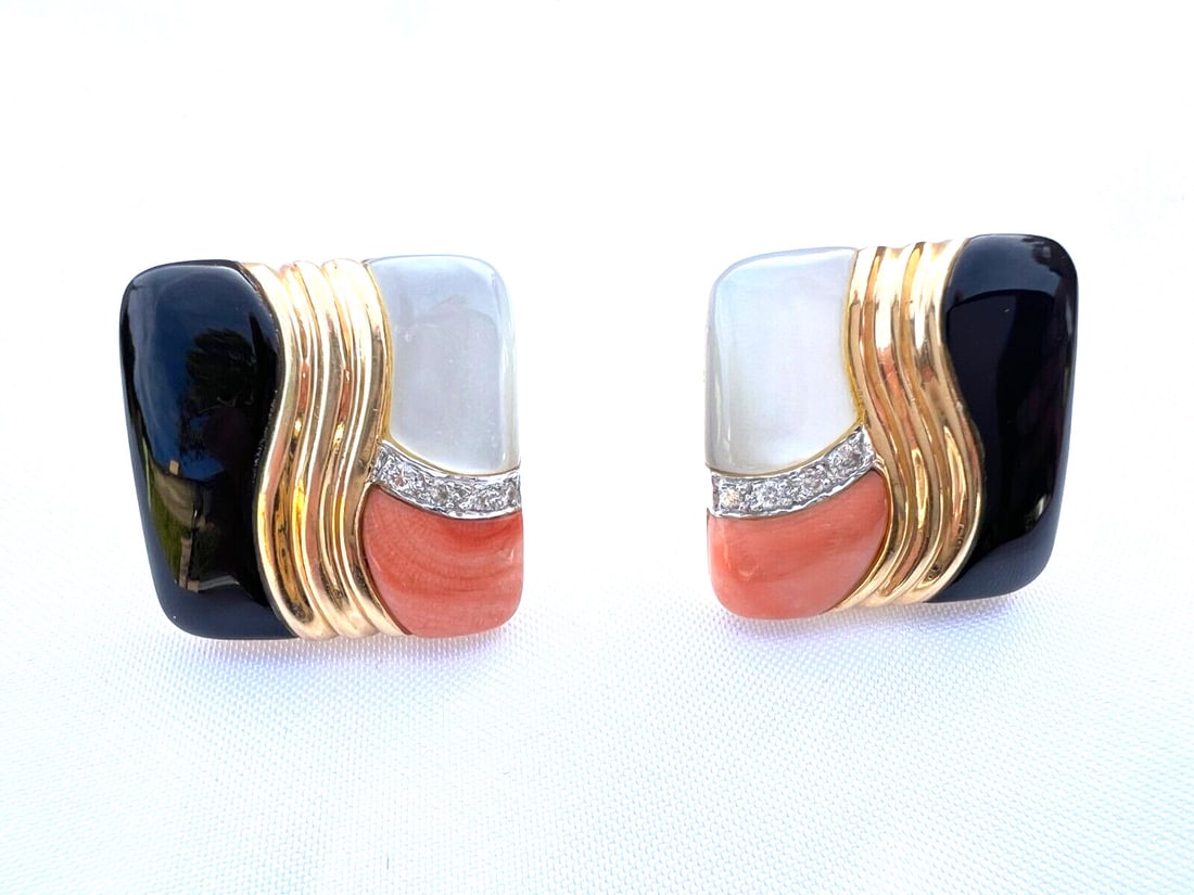 Greek SeidenGang 18K Yellow Gold Multi-Stone Earrings: Greek SeidenGang 18K Yellow Gold Multi-Stone Earrings Discover the elegance of these exquisite Greek SeidenGang earrings, crafted from premium 18K yellow gold. This stunning pair features a captivatin