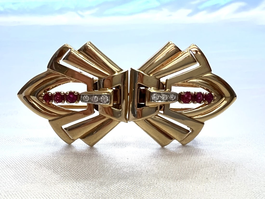1940 JE Caldwell 14K Rose Gold Ruby Diamond Double Brooch: 1940 JE Caldwell 14K Rose Gold Ruby Diamond Double Brooch This exquisite 1940 brooch is crafted from 14K rose gold and features a stunning combination of ruby and diamond stones. Made by the renowned