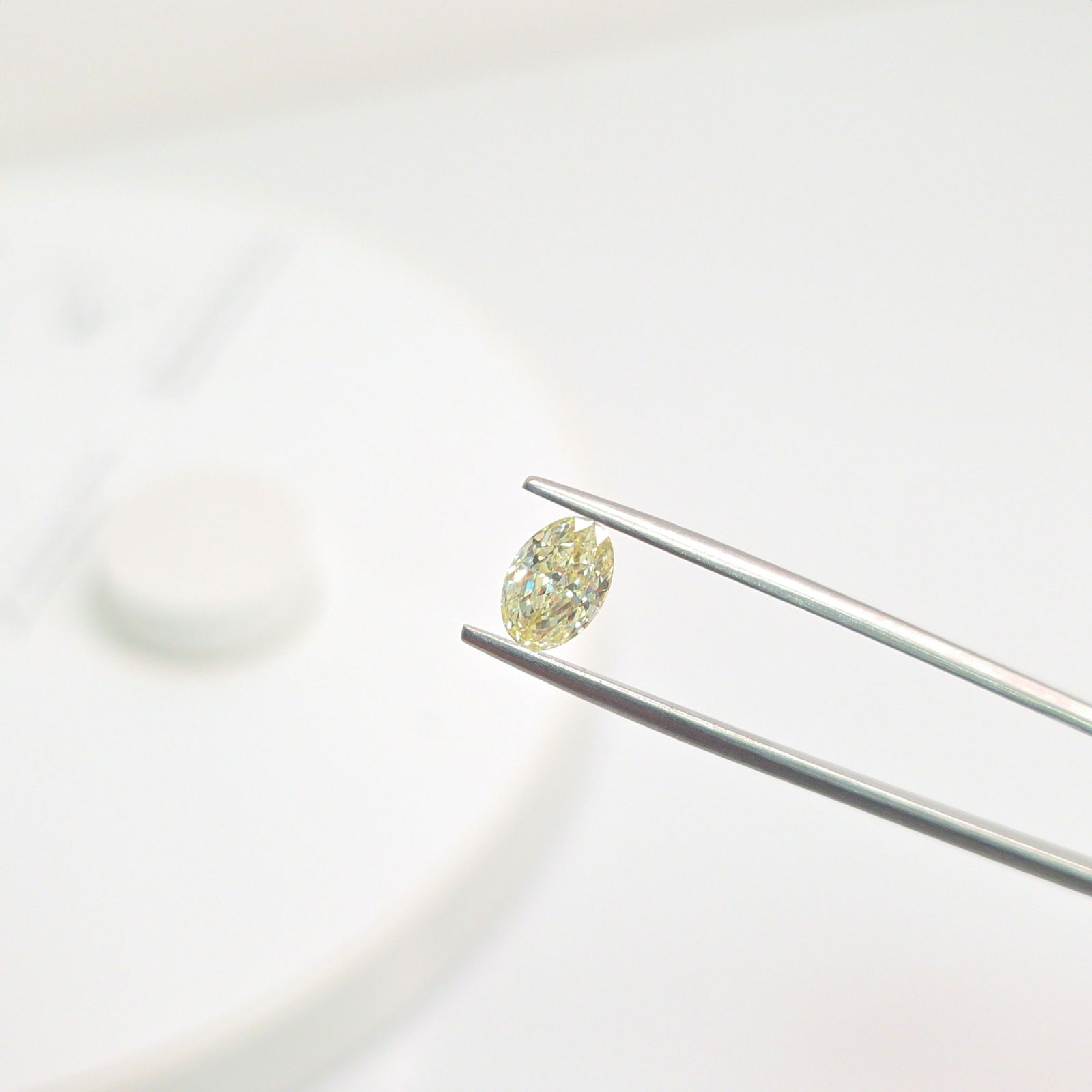 Loose Diamond - OVAL 1.01ct Fancy Light Yellow VS1 (1 of 1)