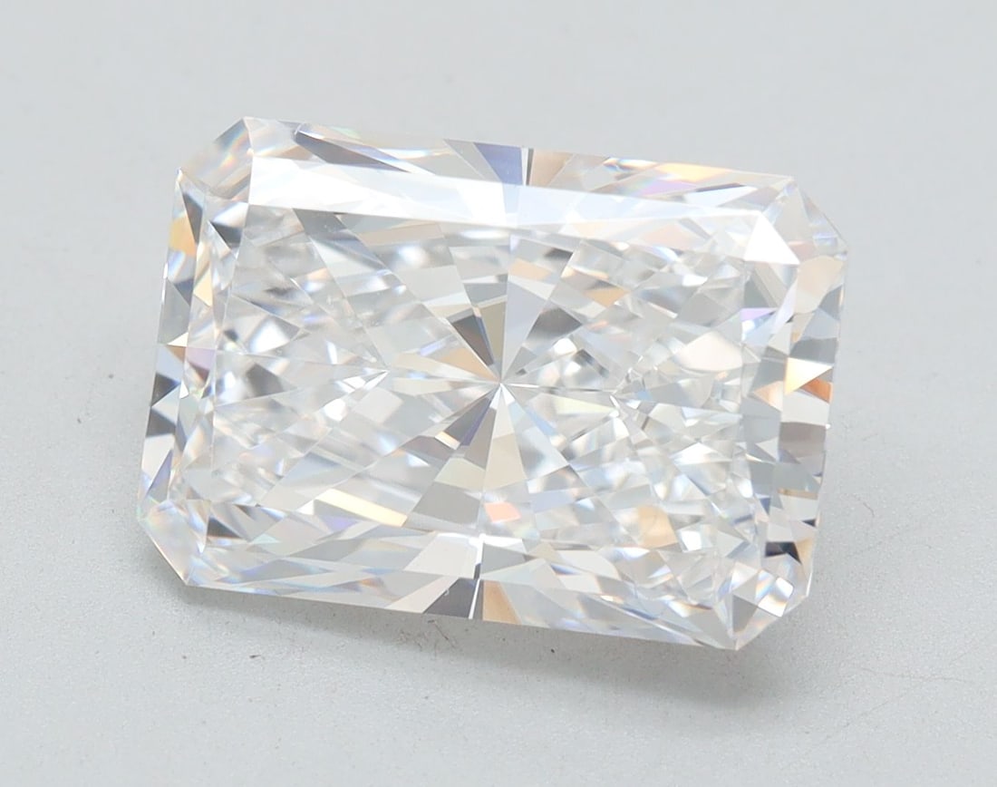 Loose Diamond - RADIANT 3.55ct D VVS2: Loose Diamond - RADIANT 3.55ct D VVS2 Source: This is a real non-mined Diamond that has been grown in a lab Shape: RADIANT Carats: 3.55 Color: D Clarity: VVS2 Certification: GIA Video: