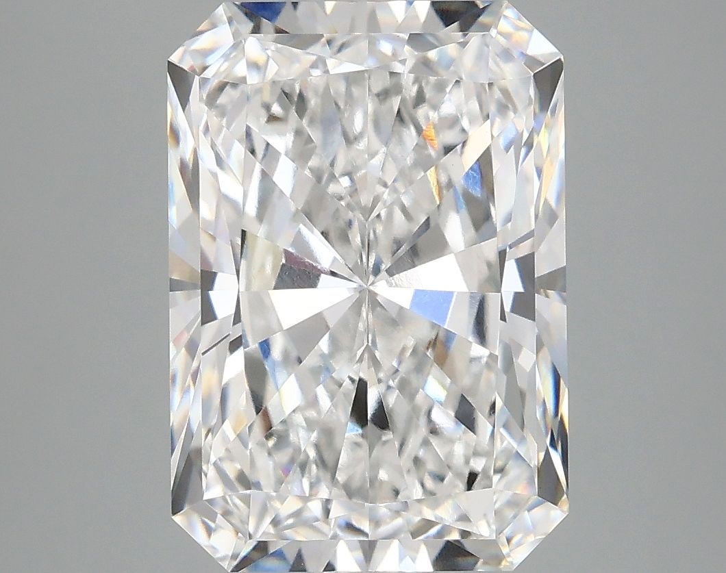 Loose Diamond - RADIANT 5.08ct E VVS2: Loose Diamond - RADIANT 5.08ct E VVS2 Source: This is a real non-mined Diamond that has been grown in a lab Shape: RADIANT Carats: 5.08 Color: E Clarity: VVS2 Certification: IGI Video:
