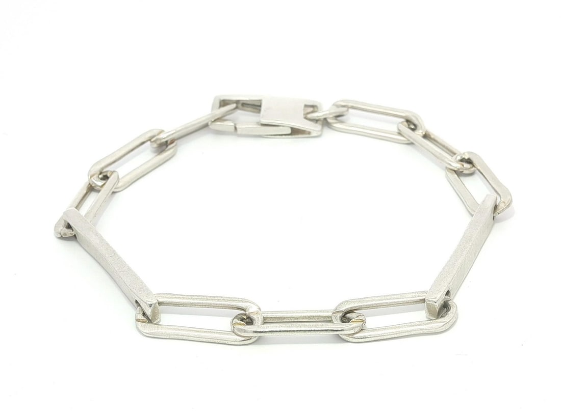 Handmade Sterling Silver Paper Clip Bracelet with Bar Stations: Handmade Sterling Silver Paper Clip Bracelet with Bar Stations This exquisite handmade bracelet features a unique paper clip link design interspersed with elegant bar stations, crafted from high-quali