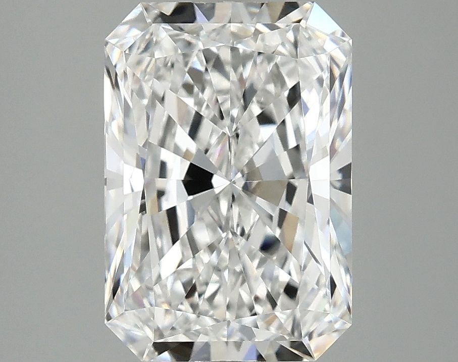 Loose Diamond - RADIANT 3.1ct E VVS2: Loose Diamond - RADIANT 3.1ct E VVS2 Source: This is a real non-mined Diamond that has been grown in a lab Shape: RADIANT Carats: 3.1 Color: E Clarity: VVS2 Certification: IGI Video: Video Link The