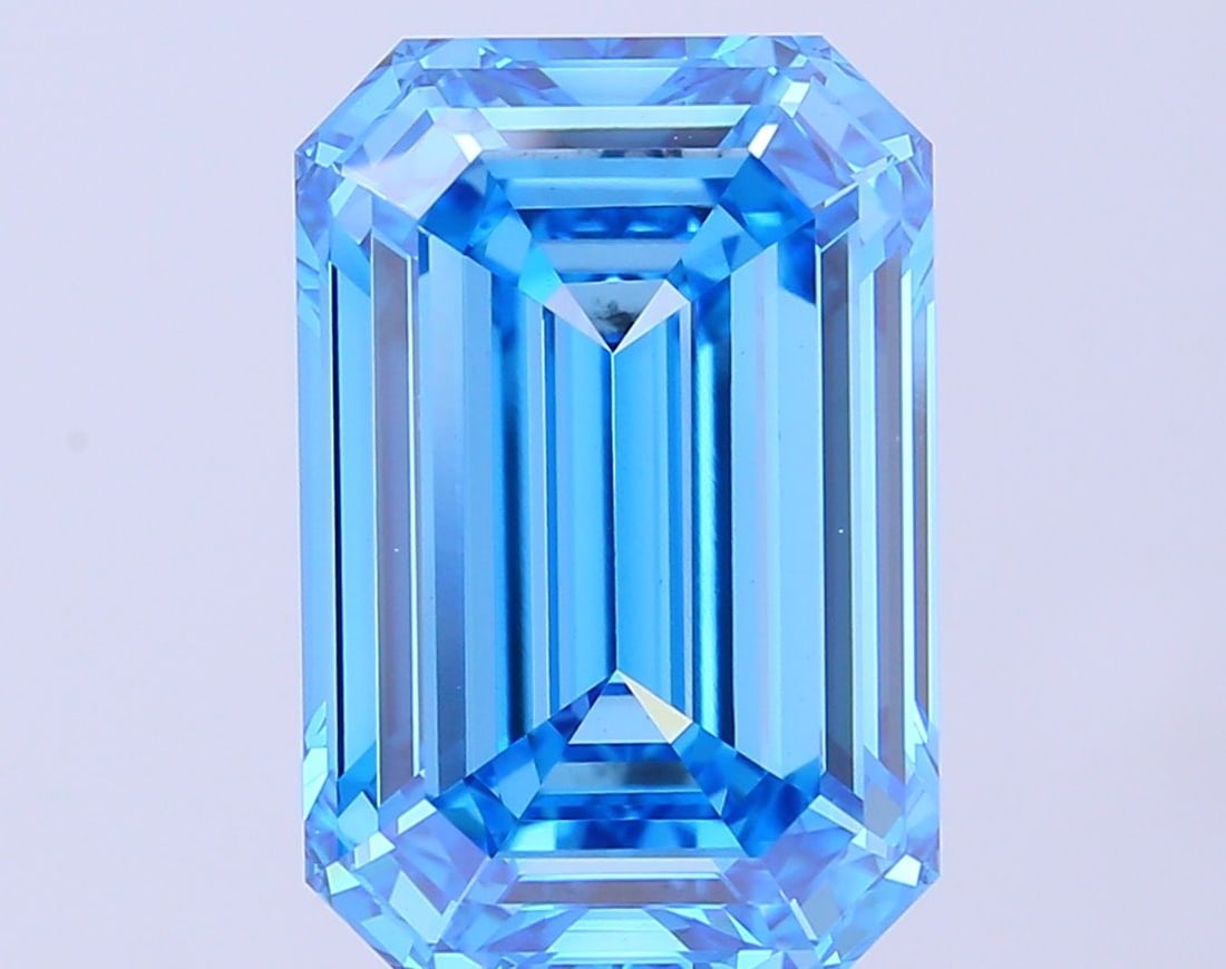Loose Diamond - EMERALD 10.09ct Fancy Vivid Blue VVS2: Loose Diamond - EMERALD 10.09ct Fancy Vivid Blue VVS2 Source: This is a real non-mined Diamond that has been grown in a lab Shape: EMERALD Carats: 10.09 Color: Fancy Vivid Blue Certification: IGI Vide