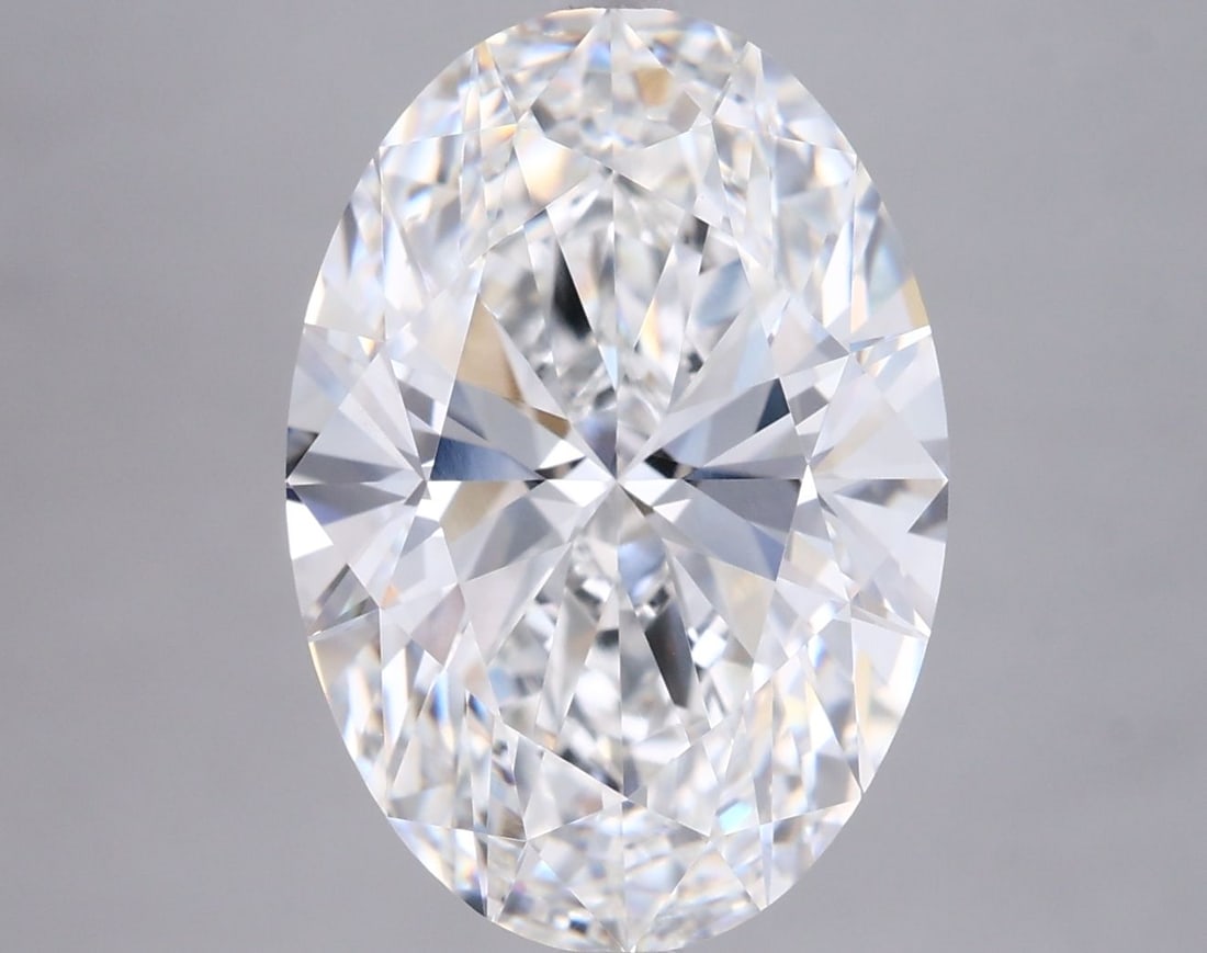 Loose Diamond - OVAL 5.04ct E VS1: Loose Diamond - OVAL 5.04ct E VS1 Source: This is a real non-mined Diamond that has been grown in a lab Shape: OVAL Carats: 5.04 Color: E Clarity: VS1 Certification: IGI Video: