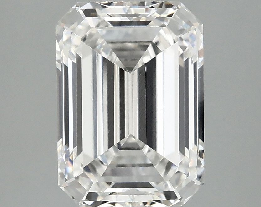 Loose Diamond - EMERALD 3.12ct E VS1: Loose Diamond - EMERALD 3.12ct E VS1 Source: This is a real non-mined Diamond that has been grown in a lab Shape: EMERALD Carats: 3.12 Color: E Clarity: VS1 Certification: IGI Video: Video Link The