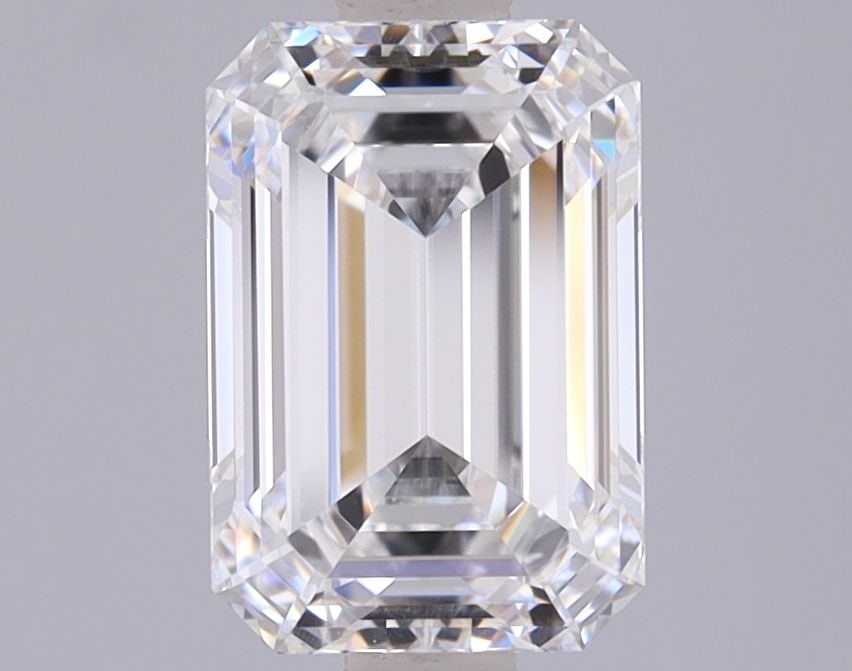 Loose Diamond - EMERALD 2.0ct E VS1: Loose Diamond - EMERALD 2.0ct E VS1 Source: This is a real non-mined Diamond that has been grown in a lab Shape: EMERALD Carats: 2.0 Color: E Clarity: VS1 Certification: IGI Video: