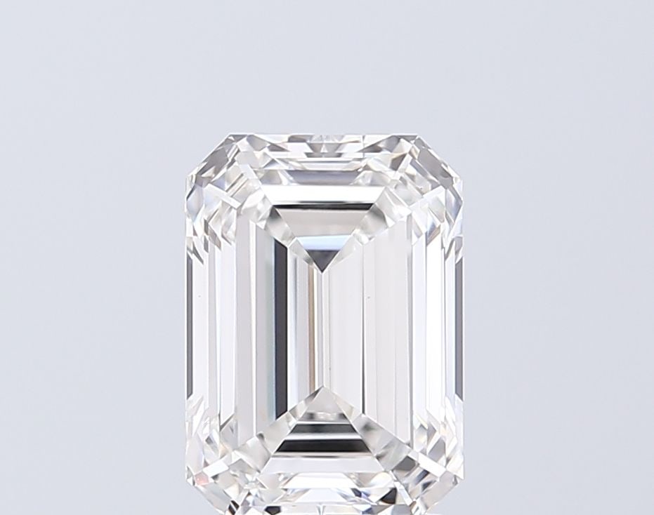 Loose Diamond - EMERALD 3.21ct E VVS2: Loose Diamond - EMERALD 3.21ct E VVS2 Source: This is a real non-mined Diamond that has been grown in a lab Shape: EMERALD Carats: 3.21 Color: E Clarity: VVS2 Certification: IGI Video: