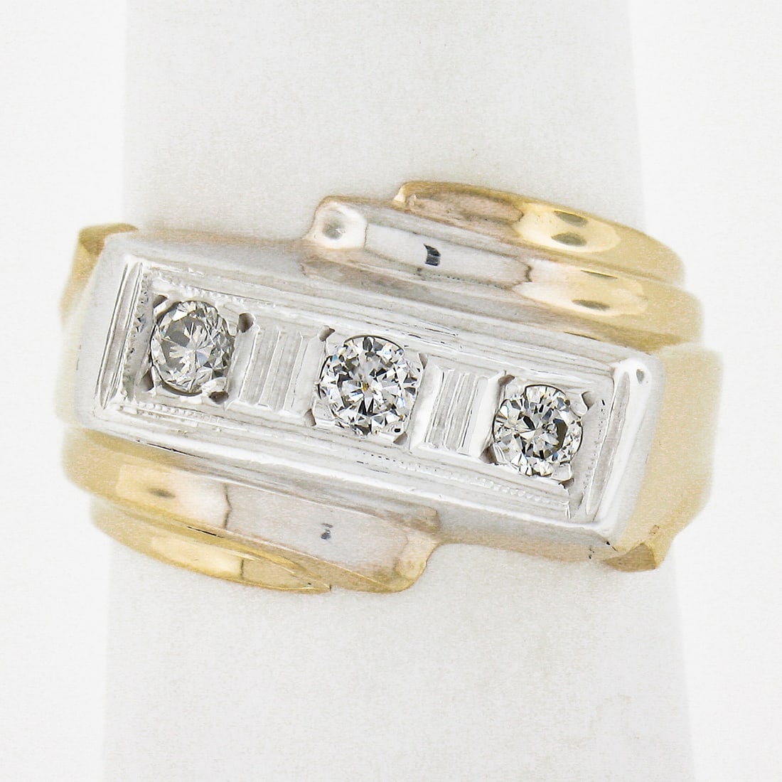 Men's Vintage Retro 14k Two Tone Gold Pave Diamond Bypass Ring 0.25ctw: Men's Vintage Retro 14k Two Tone Gold Pave Diamond Bypass Ring 0.25ctw This vintage men's bypass band ring showcases a unique retro design crafted from solid 14k two-tone gold, combining yellow and wh