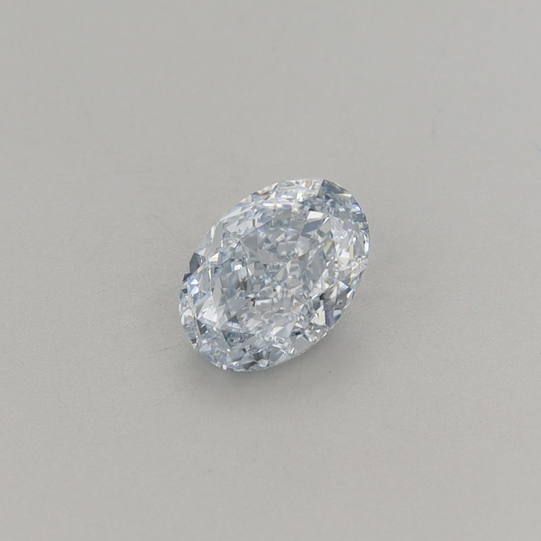 Loose Diamond - OVAL 0.78ct Fancy Light Blue VS1: Loose Diamond - OVAL 0.78ct Fancy Light Blue VS1 Source: This is a real non-mined Diamond that has been grown in a lab Shape: OVAL Carats: 0.78 Color: Fancy Light Blue Certification: IGI Video: